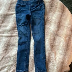 Never worn! Size 7 Cat & Jack elastic waste blue jeans